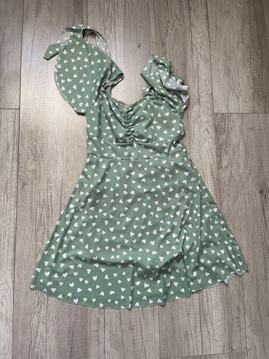 Отдам даром женские вещи