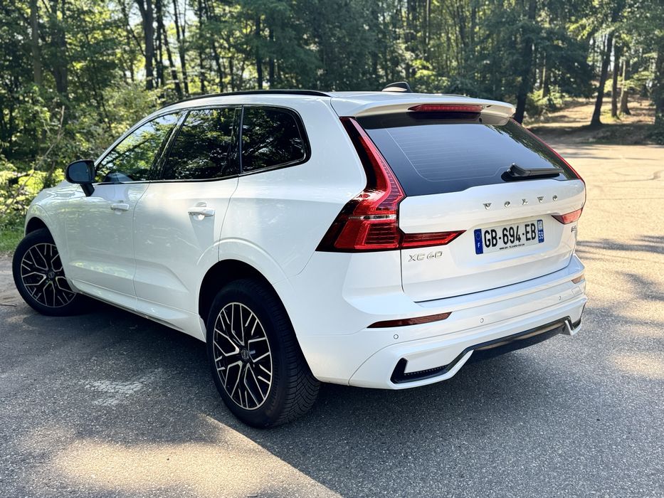 VOLVO XC60 2022 — imagine 3