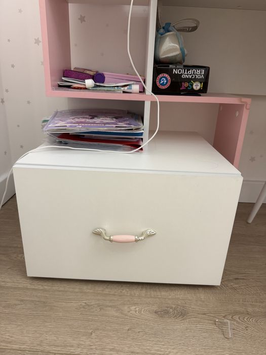 Продаю детскую парту и стул