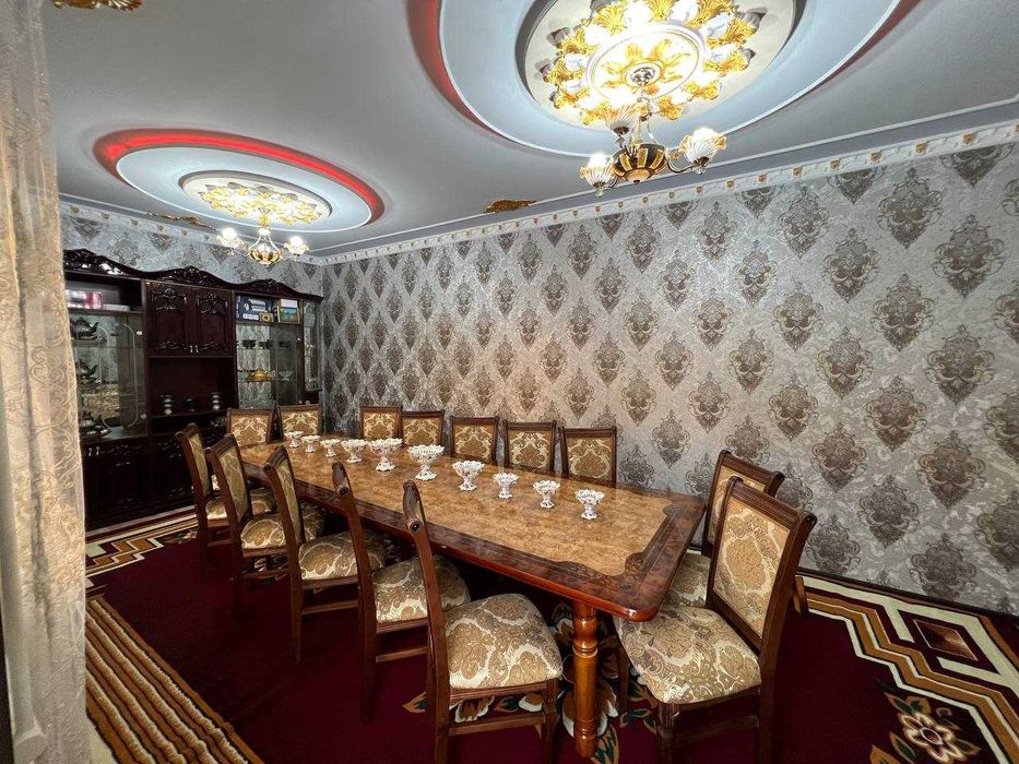 Uchastka sotiladi Sergeli tuman 4.2 sotix 8 ta xona 9chi oshxona