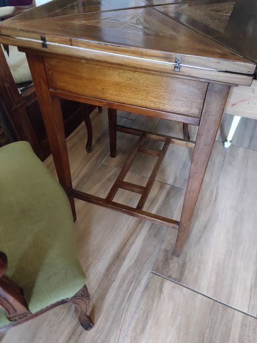 Masă de poker interbelică