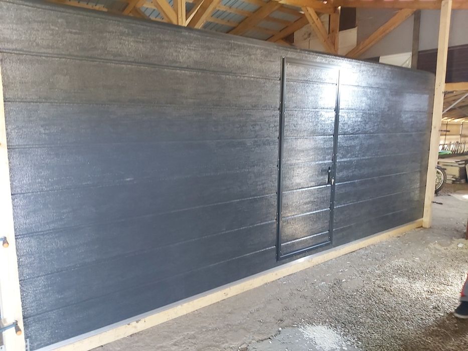 Porți de garaj gri antracit