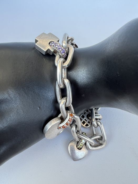 Bratara din argint cu charmuri