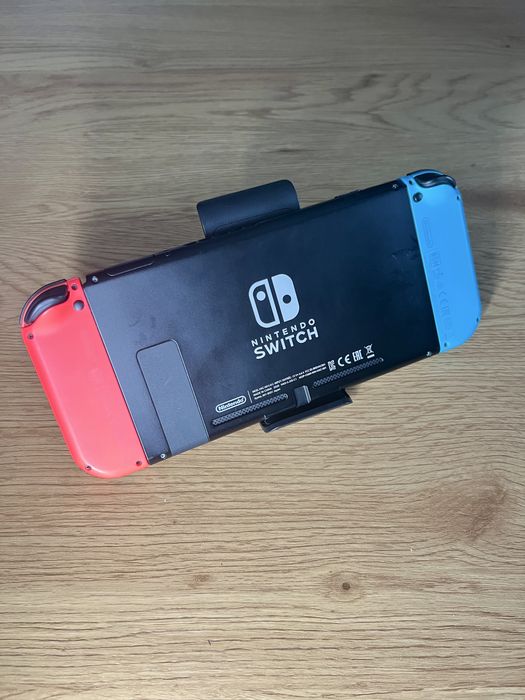 Nintendo Switch V2 Пълен Комплект
