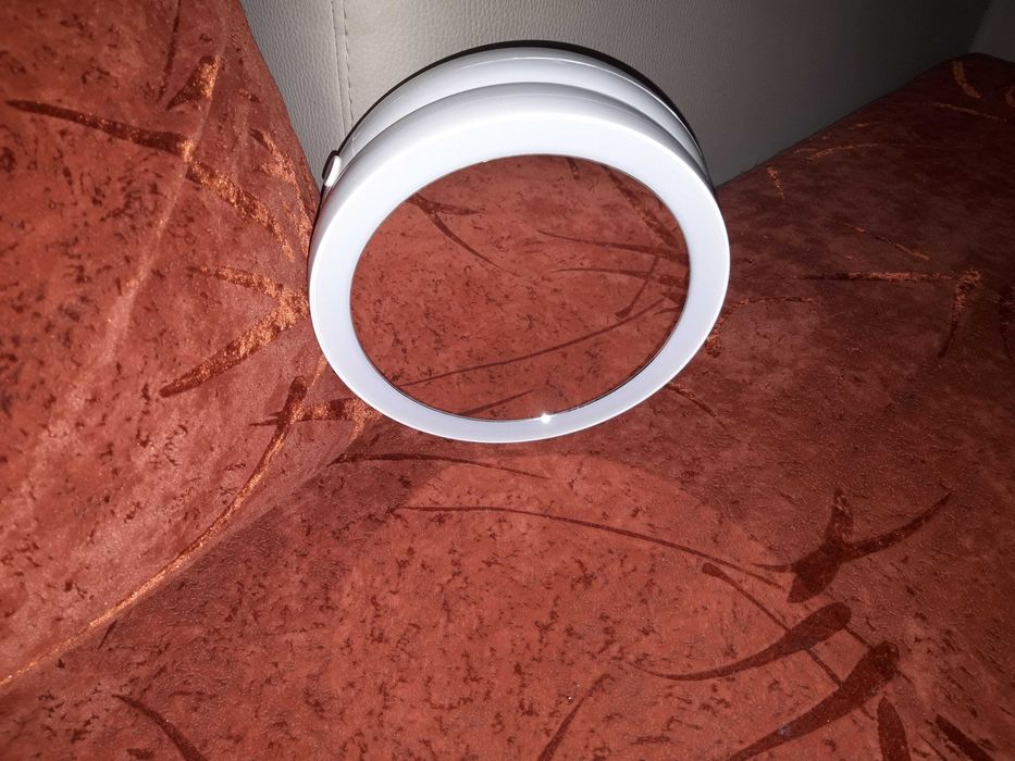 Продавам НОВО малко LED ОГЛЕДАЛО + интересен подарък