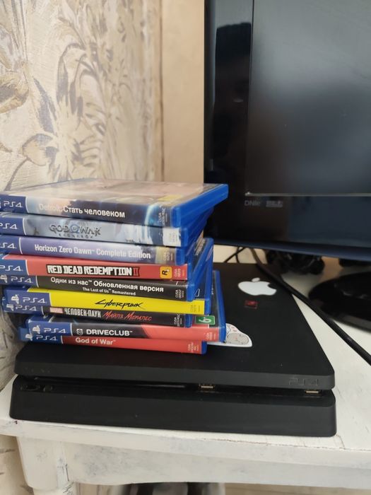 Прлдам PS4 slim игры три джостика
