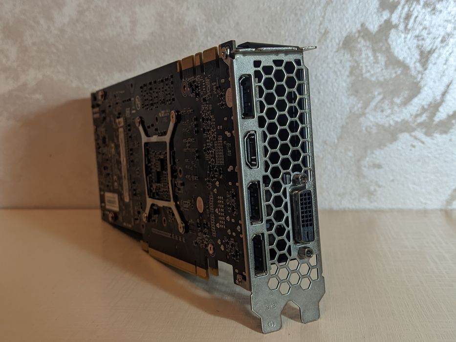 Видеокарта GTX 1070 обслужена, проверена