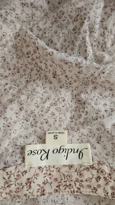 Женская одежда пуховик, платье, свитер