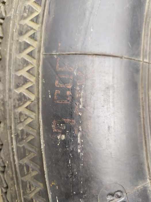 Шина Чайка газ13 и газ  14 новый. ЗИЛ 111