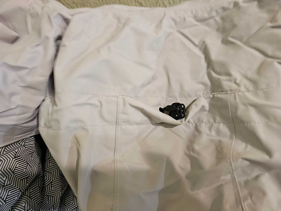 OutvenrureДамско яке