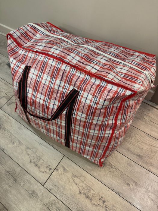 Продам пуховики куртки плащи