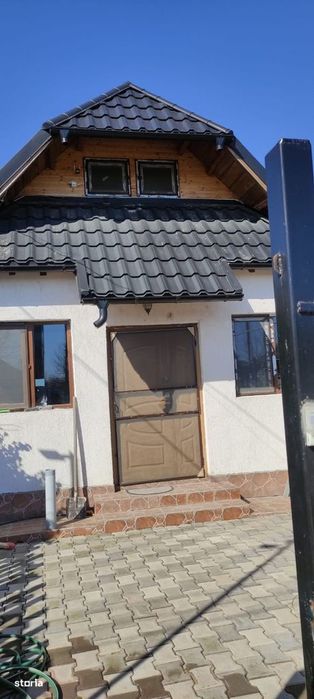 De Vanzare casa zona Cazasu