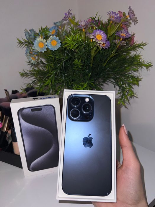 IPhone 15 pro Blue Titanium