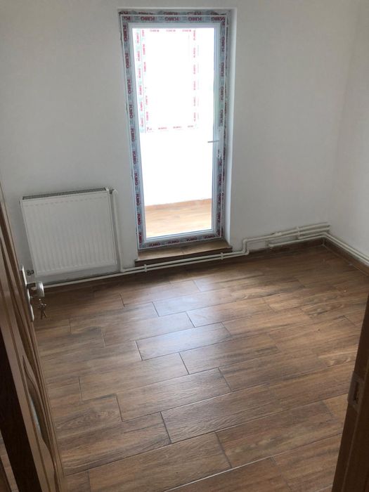 Direct proprietar vând apartament decomandat