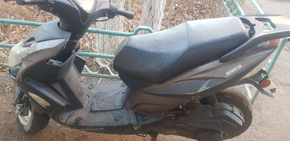 Продаю скутер райсер