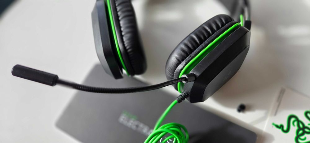 Razer Electra v2 USB 7.1 гейминг слушалки със сваляем микрофон и калъф