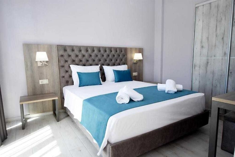 Луксозен жилищен комплекс с басейн – инвестиционен имот в Гърция