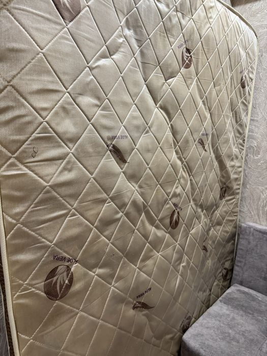 Отдам бесплатно матрас