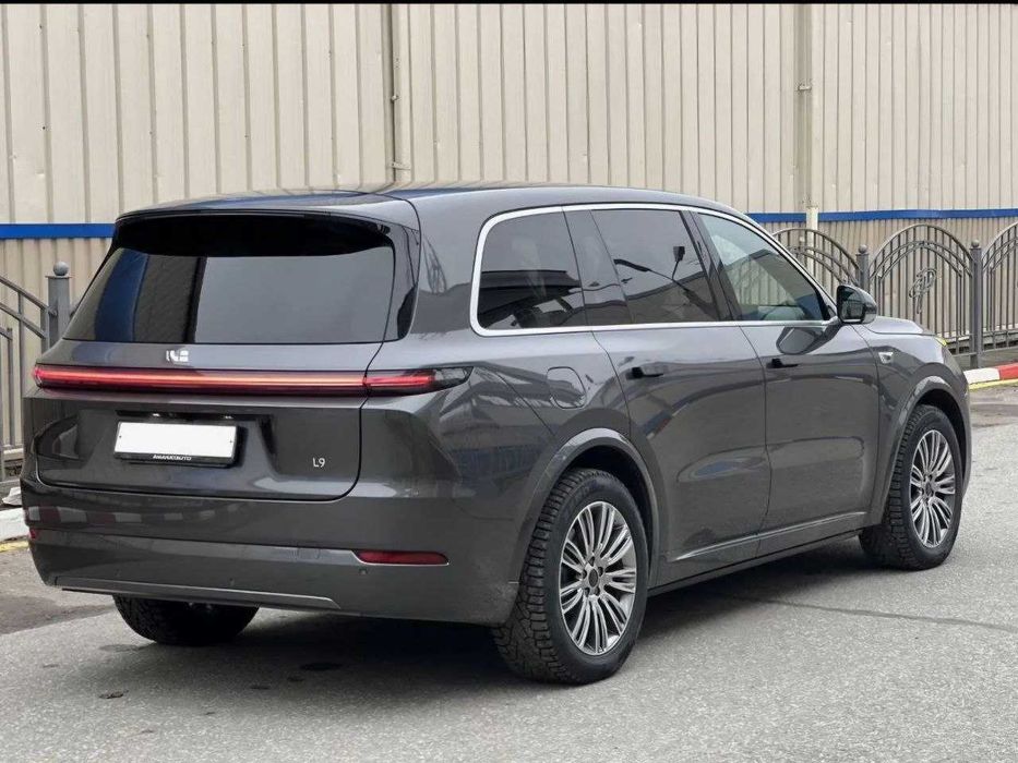 O'zbekiston bo'ylab premium transprt xizmatlari tun-u kun Lixiang L9