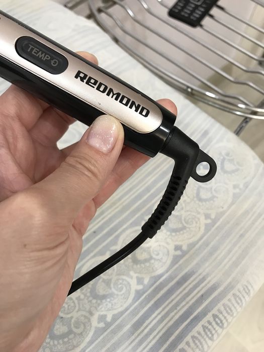 Плойка Redmond