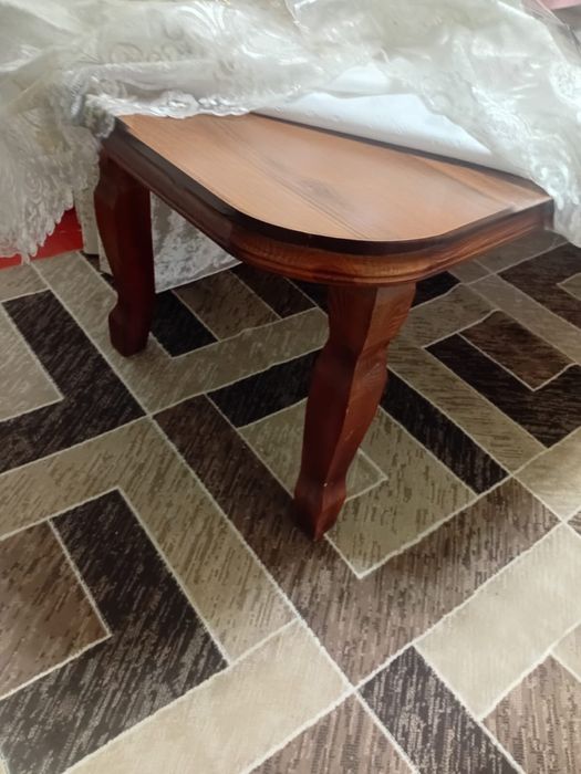 стол раздвижной.