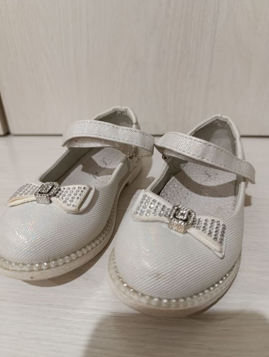 Продам туфли для девочки