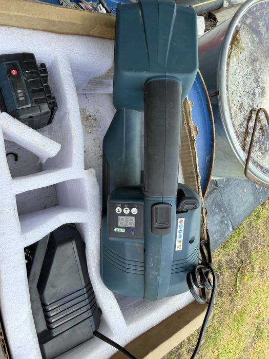 Aparat electric  legat banda PP si PET