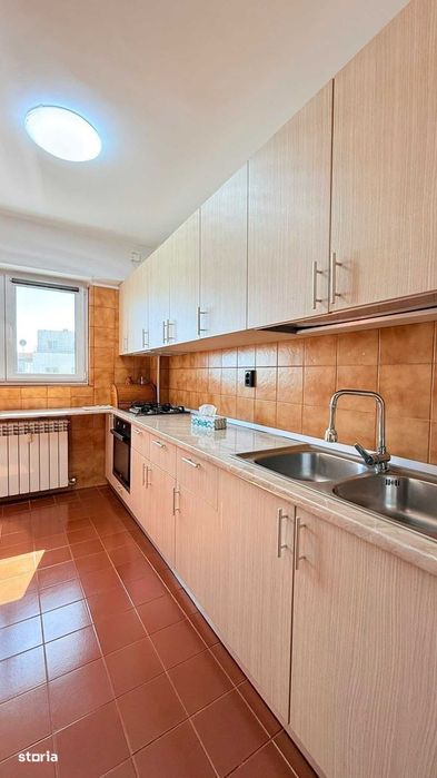 Apartament 3 camere de închiriat pe Calea Moșilor