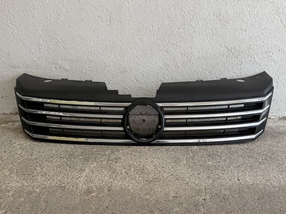 Маска за VW Passat B7