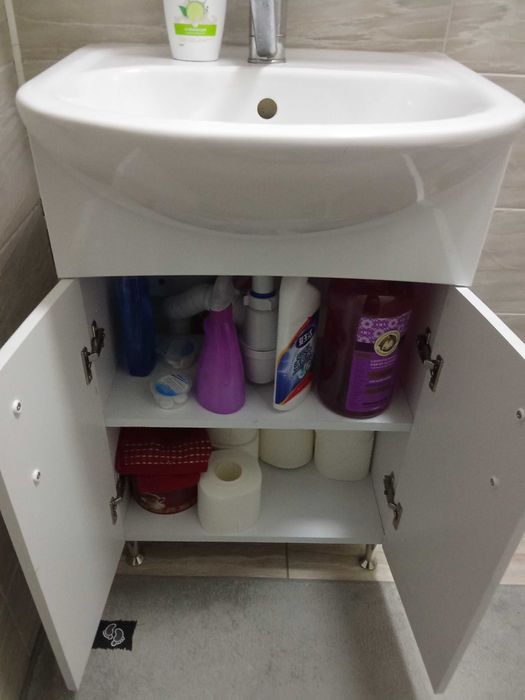 Раковина с тумбой