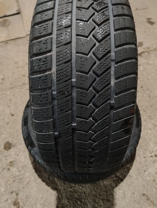 245/40R19 2шт OVATION