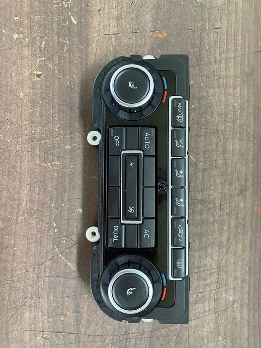Panou clima climatronic passat b6 b7 cc golf tiguan touran jetta 2010