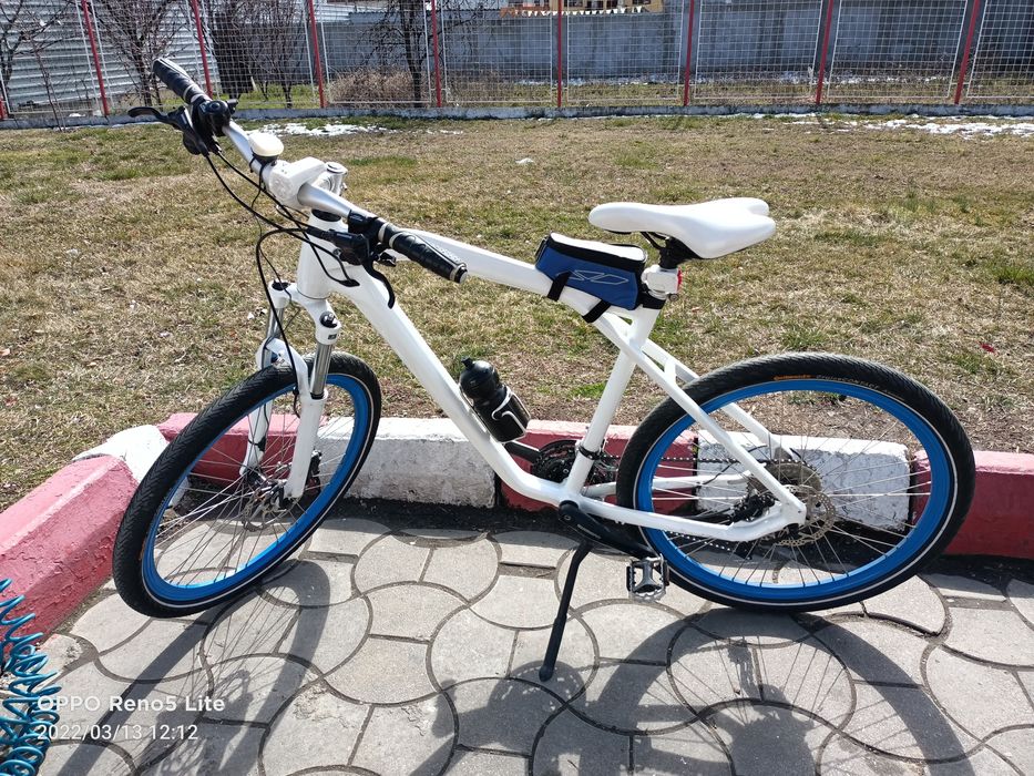 Bicicleta BMW alba