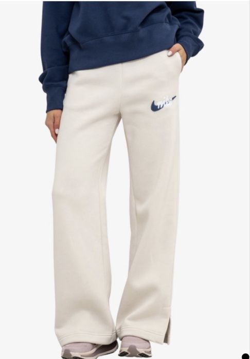 Чисто нов комплект на Nike