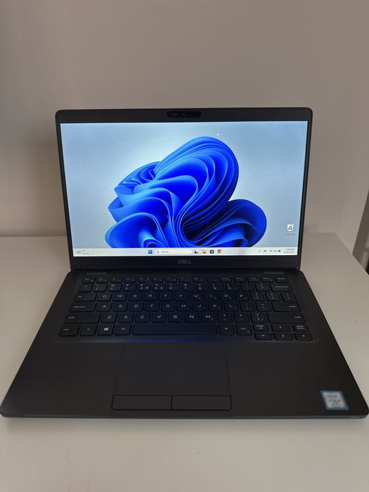 Dell 5300 Laptop 13’’ i7 Gen8 16 Gb DDR4 256Gb SSD NVMe Win 11 Pro OEM