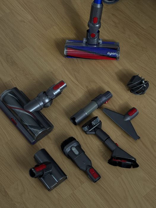 Vand Dyson V11 Absolute - Extra Pachet Complet Accesorii