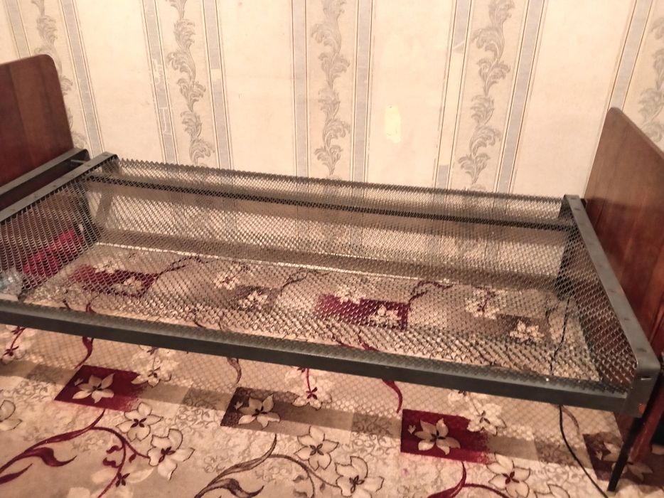 Кровать сатылады, улкен, темир.