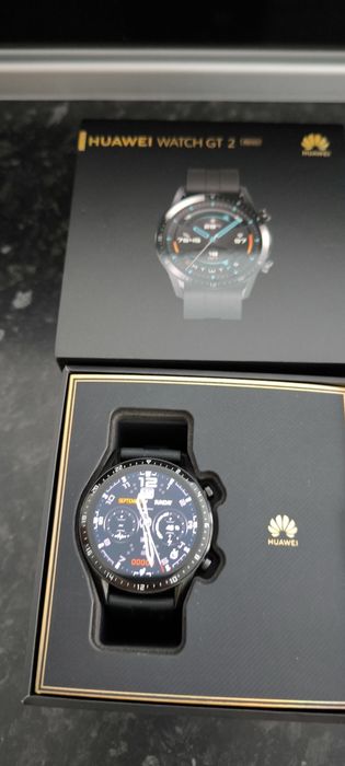 Часовник Huawei GT2