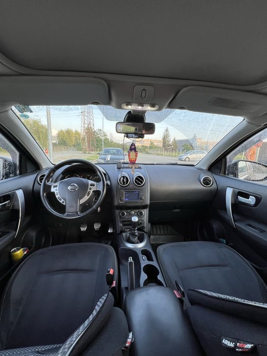 Vând Nissan Qashqai +2Tekna J11