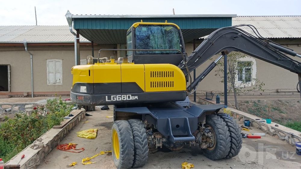 Ekskavator LG680