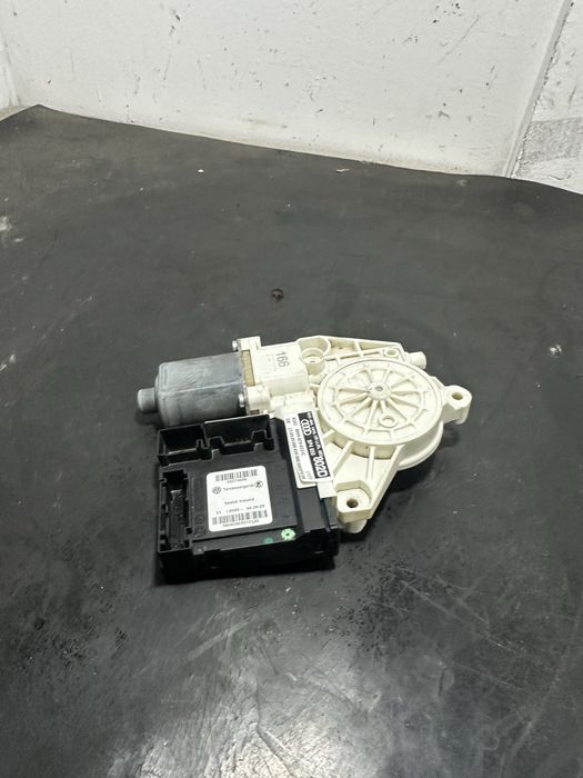 Motoras macara geam dreapta fata Audi A3 8P 2003-2010 | 8P4959802D