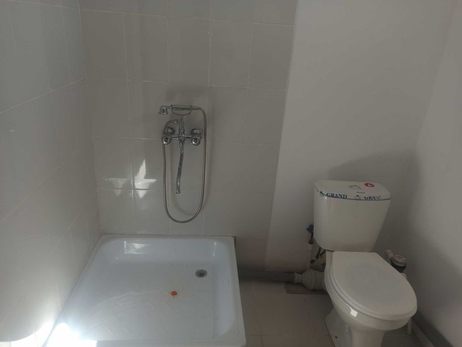 2 хонали уй сотилади. Бўстон шахрида