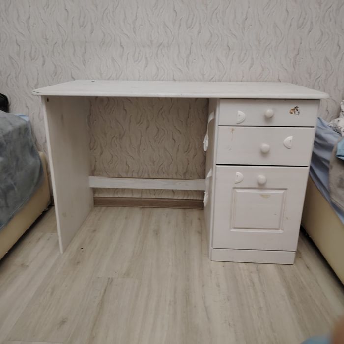 продам письменный стол Nikkos дерево