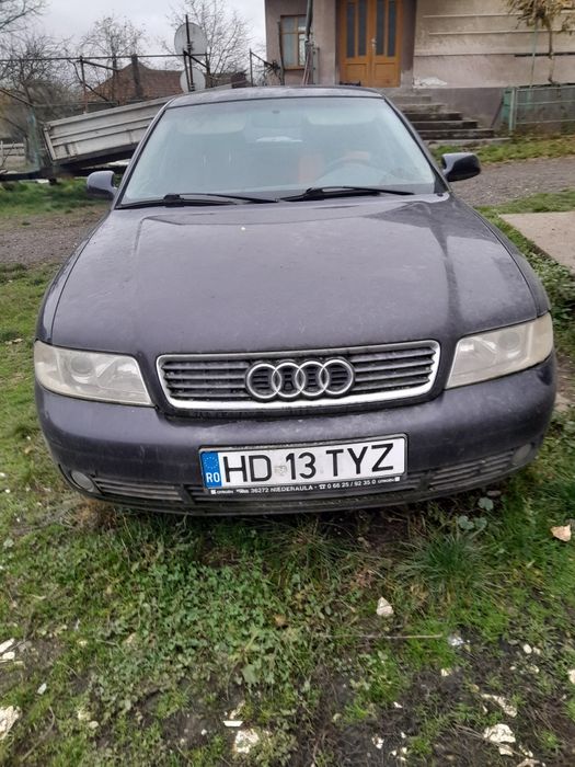 Vând Audi a4  motor 1.9