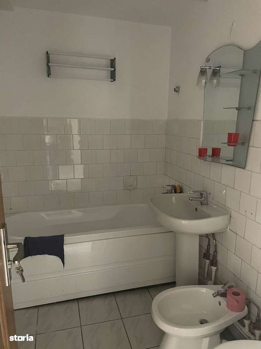 Apartament 3 camere decomandat,parter,Hatman Berescu