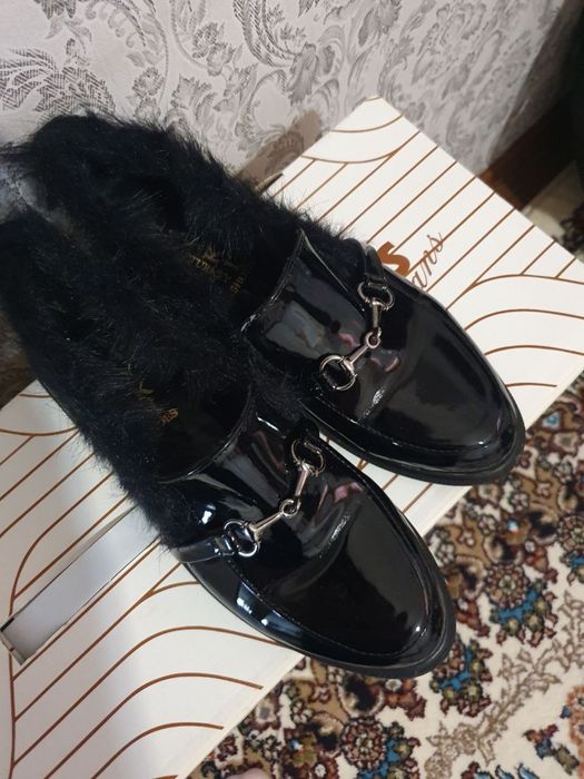 продается обувь осень зима