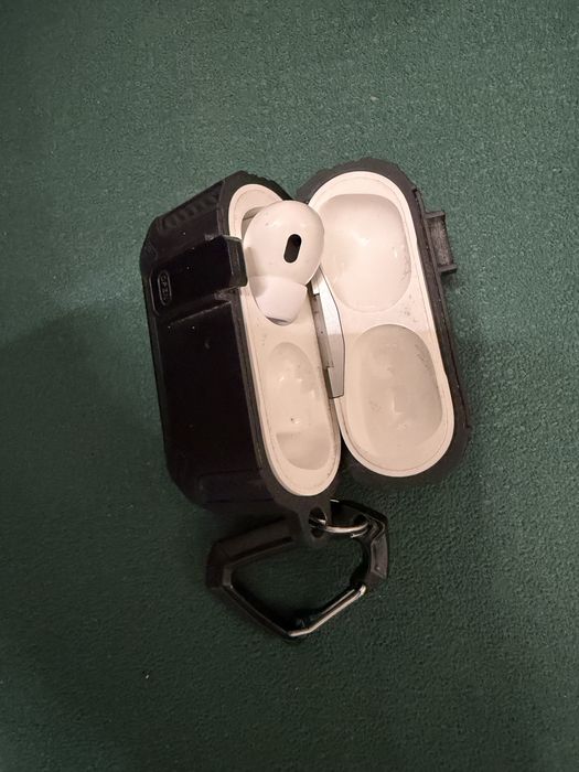 Airpods pro 2 lighting