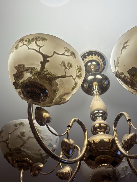 Продам люстру в отличном состоянии