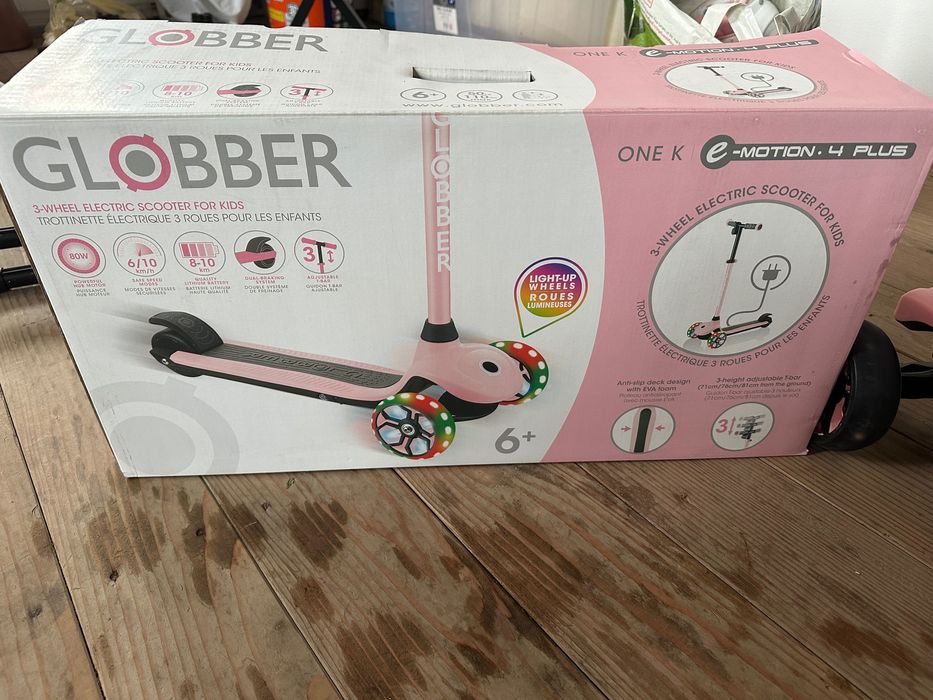 Trotinetă Globber e-Motion 4Plus