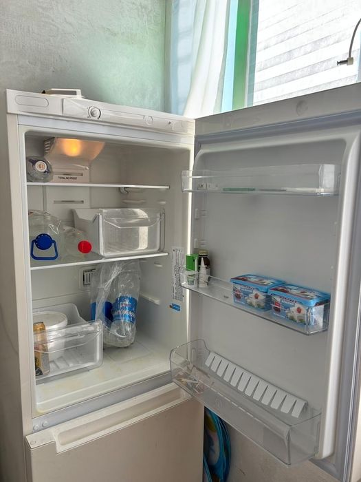 Продам холодильник и ковер